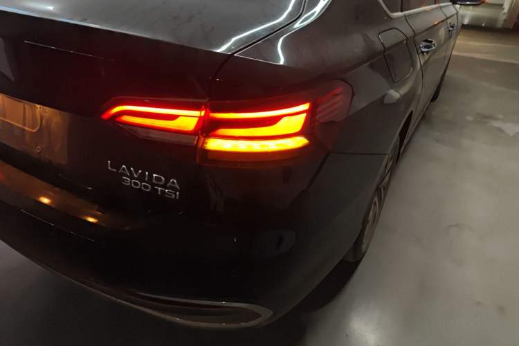 Used Volkswagen Lavida 2023 300TSI DSG Full-Comfort Edition
