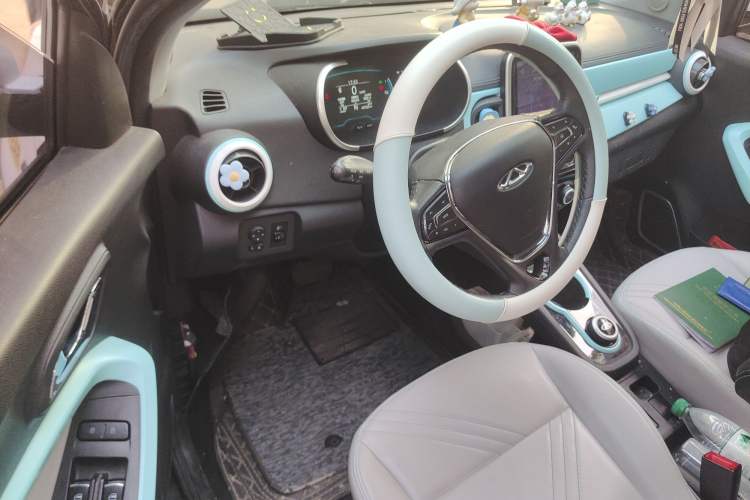 Used Chery QQ Little Ant 2021 200 000 Yuan Ant Fan Edition Energized Version NMC Lithium Battery 408 km Driver Seat