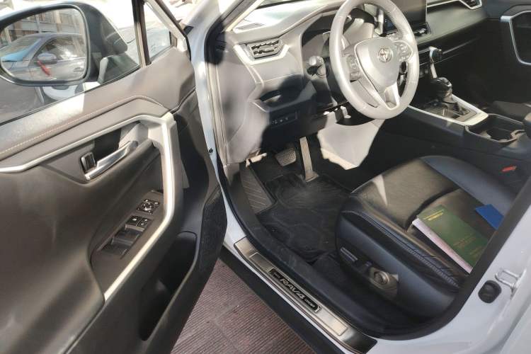 Used Toyota RAV4 2021 2.0L CVT Two-Wheel Drive Fashion PLUS Edition