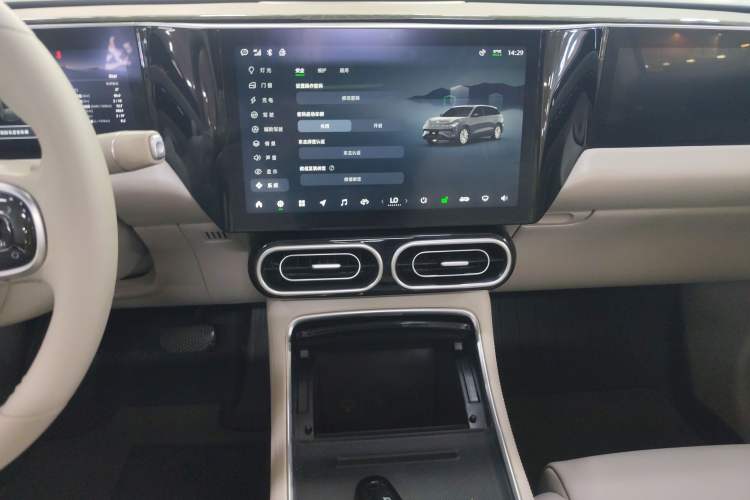 Used Leapmotor C11 2023 Range-Extended 180 Comfort Edition Audio And AC Panel