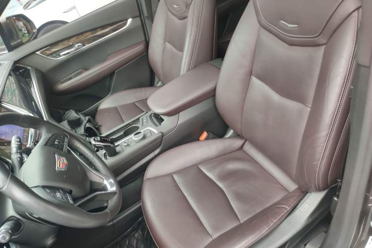 Used Cadillac XT6 2020 28T Six-Seater Four-Wheel-Drive Luxury Version Left Front Seat