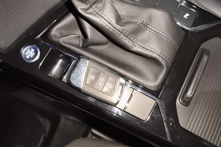 Used Volkswagen Passat 2019 330TSI Luxury Edition China VI Standard