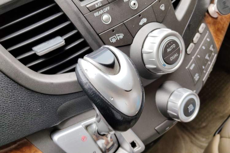 Used Honda Odyssey 2006 2.4L base model Gear Lever