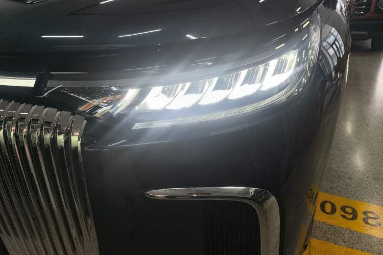 Used VOYAH Dream 2025 PHEV Four-Wheel Drive Prestige Kunpeng Edition Left Front Headlight