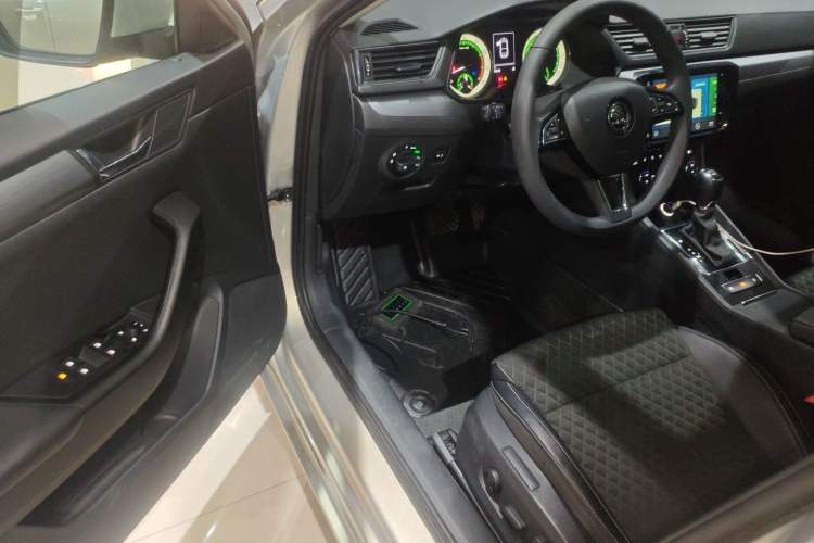 Used Skoda Superb 2018 TSI280 DSG Comfort Edition China V Standard Driver Seat