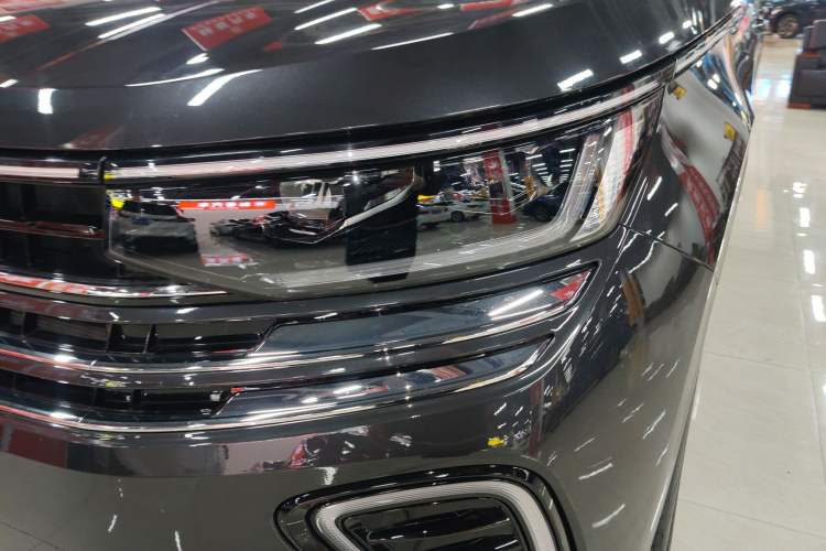 Used Volkswagen Tavendor 2023 330TSI Luxury Touring Edition
