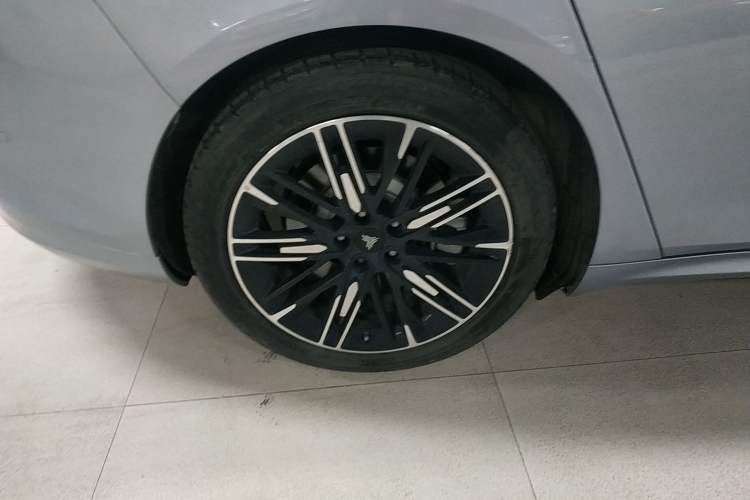 Used NETA S 2022 Pure Electric 715 km Range Rear-Wheel Drive Mid-Range Version