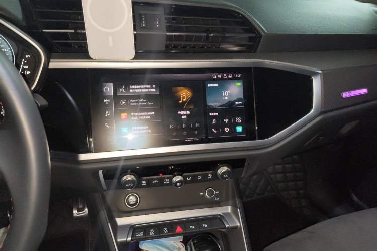 Used Audi Q3 2022 40 TFSI RS Package Performance Model
