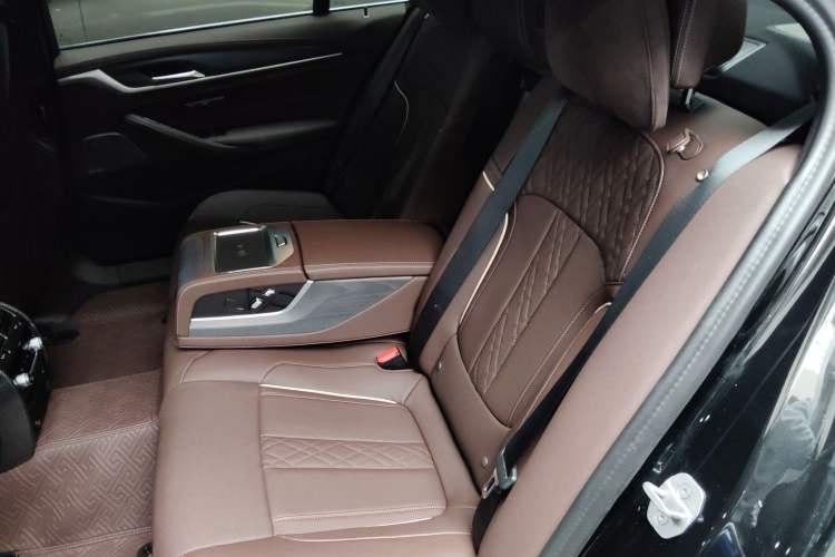 Used BMW 5 Series 2023 530Li Luxury Edition M Sport Package
