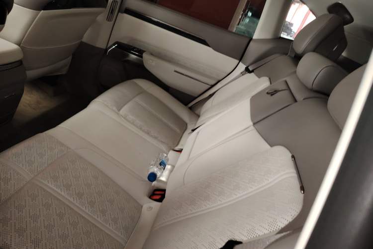 Used Zeekr 7X 2025 75 kWh Rear-Wheel Drive Intelligent Driving Version Left Rear Seat