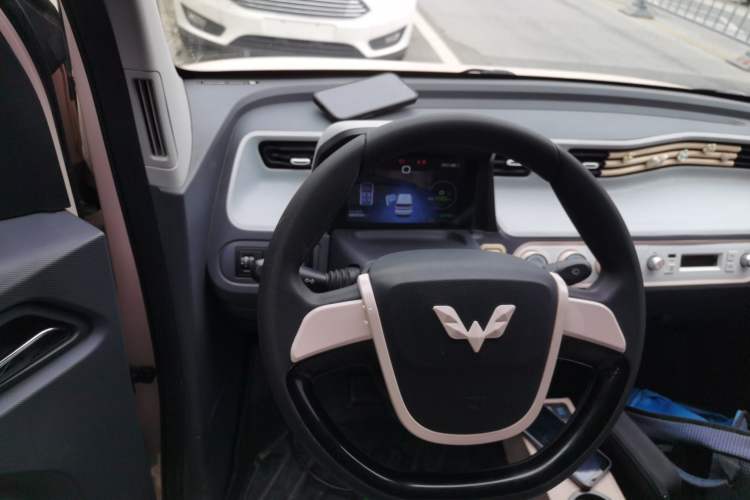Used Wuling Hongguang MINIEV 2021 Macaron Premium Model – Lithium Iron Phosphate