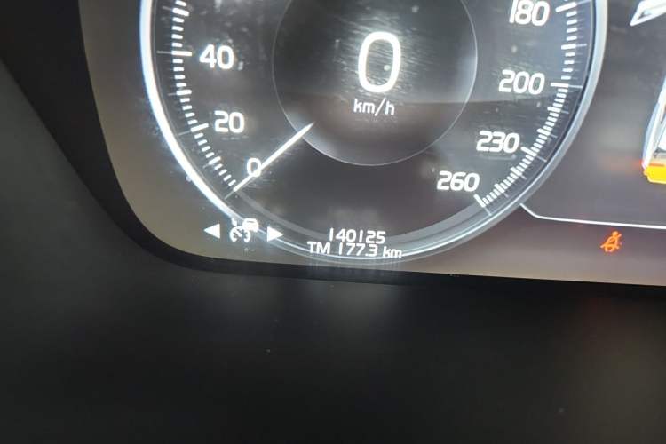 Used Volvo S90 2020 T5 Zhiyi Luxury Edition Odometer Close Up