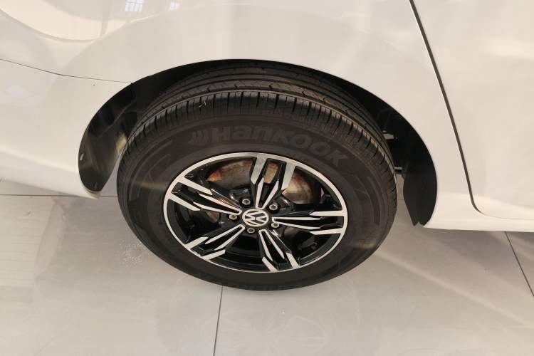 Used Volkswagen Santana 2016 1.6L Manual Fashion Edition Exterior 8