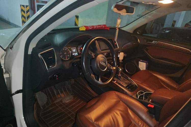 Used Audi Q5 2013 40 TFSI Ambition Steering Wheel