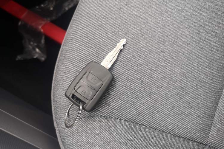 Used Wuling Hongguang New Energy 2025 Extended-Range Hybrid 50 km Standard Version
