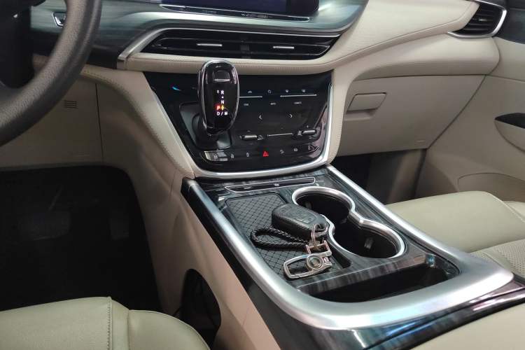 Used Buick GL8 2022 ES Landtrek 653T Comfort Edition