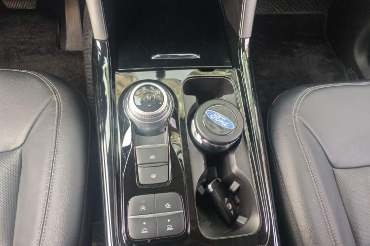 Used Ford Explorer 2020 EcoBoost 285 Rear-Drive Trend Edition 6 Seats Gear Lever