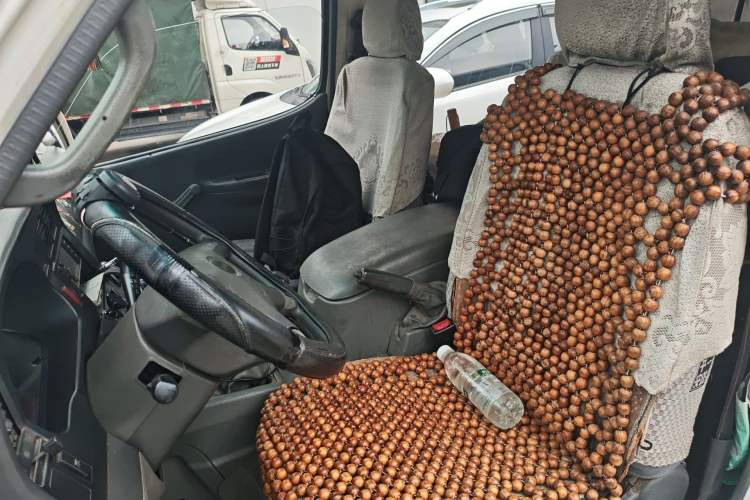 Used Jinbei Hiace 2011 2.0L 5th Generation Kuaiyunwang Standard Version 4G19 Left Front Seat