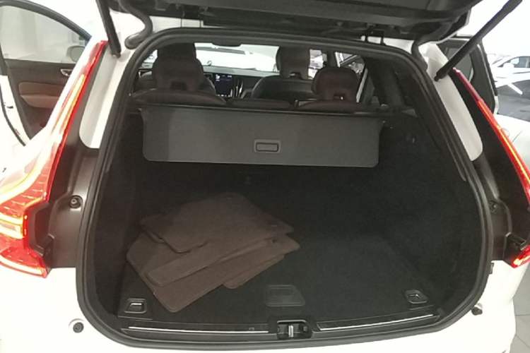 Used Volvo XC60 2022 B5 4x4 Smart Luxury Edition
