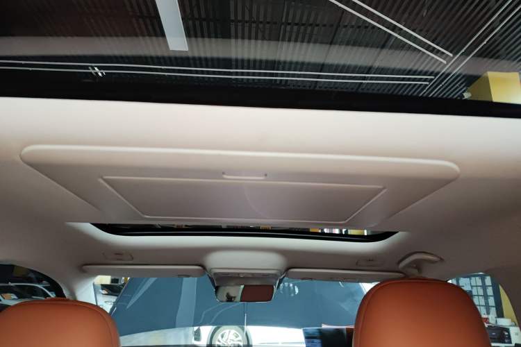 Used Leapmotor C16 2026 Extended-Range 280 LiDAR Zhizun Edition 6 Seats Headliner