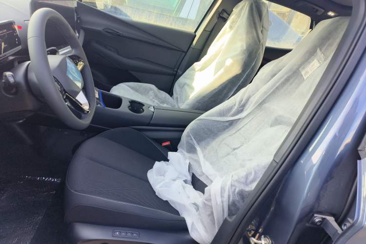 Used Volkswagen ID.UNYX 2025 Pure Model