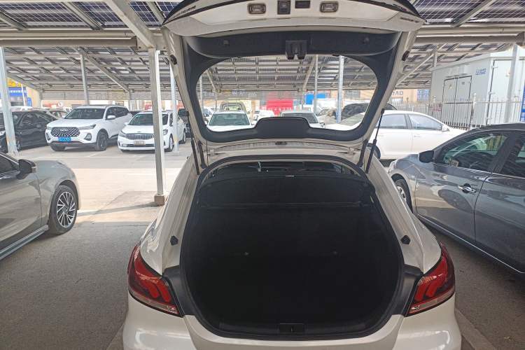 Used MG 6 2019 20T Automatic Trophy Racing Edition + Sporty Rear Exhaust Racing Kit Trunk