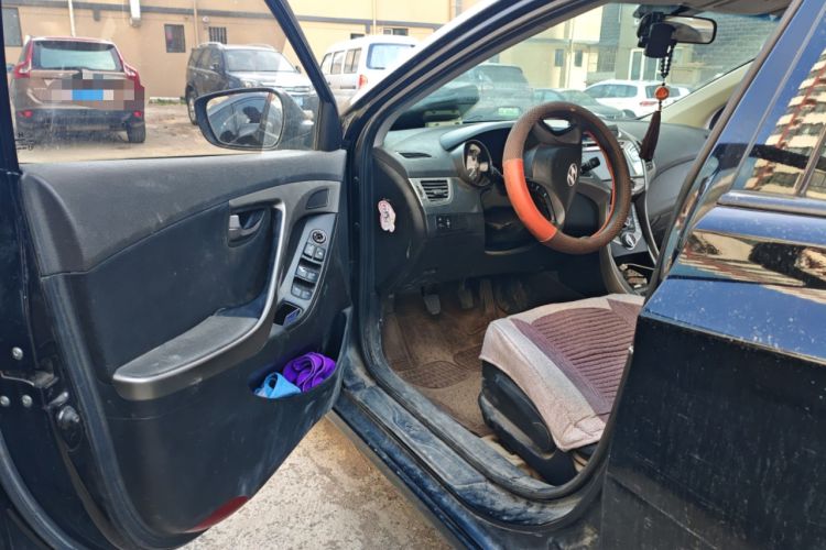 Used Hyundai Elantra (5th Generation / Langdong) 2012 1.6L Manual Fashion Edition