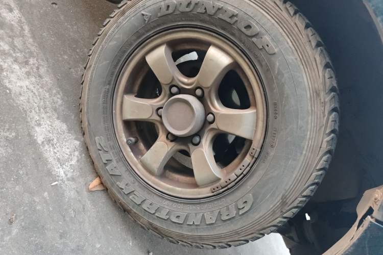 Used Dongfeng Ruichi 2015 2.5T Elite Edition Diesel Two-Wheel Drive Luxury ZD25TCI
