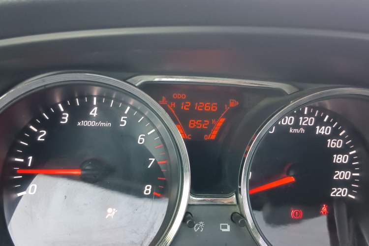 Used Nissan Livina 2015 1.6XE Manual Comfort Edition