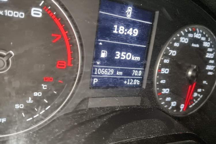 Used Audi A3 2019 Limousine 35 TFSI Fashion Edition China VI Emission Standard Odometer Close Up