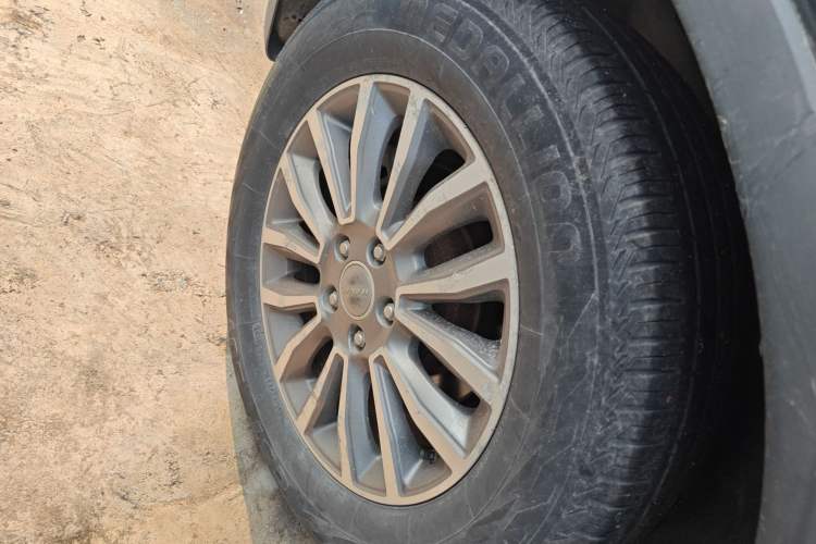 Used Haval H6 2015 Sport Edition 1.5T Automatic Two-Wheel Drive Luxury Model Right Rear Wheel Hub