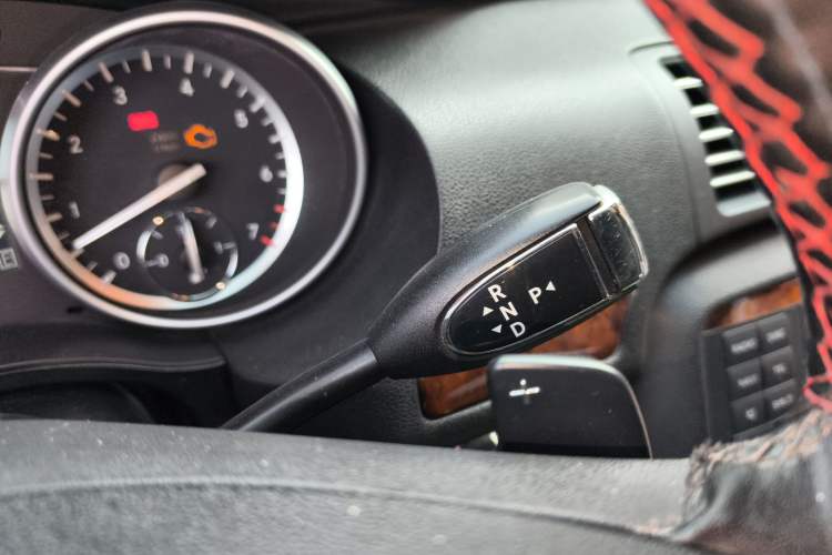 Used Mercedes-Benz R-Class 2011 R 350 L 4MATIC
