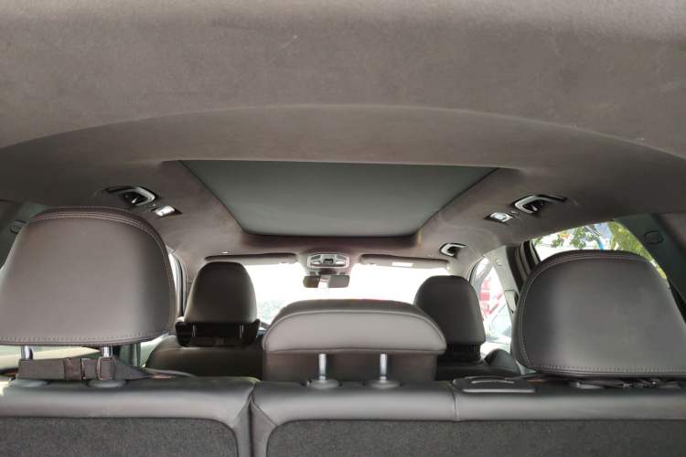 Used Geely Auto Monjaro L 2024 2.0TD High-Power Automatic Two-Wheel Drive Skyline Edition Headliner