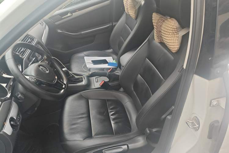 Used Volkswagen Sagitar 2017 230TSI Automatic Comfort Version Left Front Seat