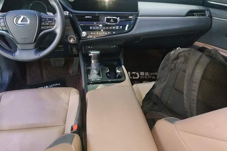 Used Lexus ES 2022 200 Excellence Edition
