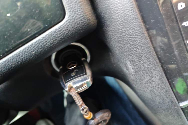 Used Mercedes-Benz R-Class 2014 R 320 4MATIC Luxury Model