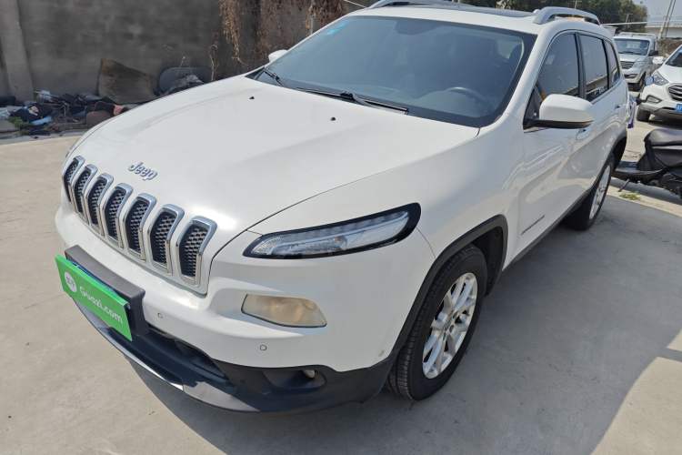 Used Jeep Cherokee 2016 2.0L Superior Edition