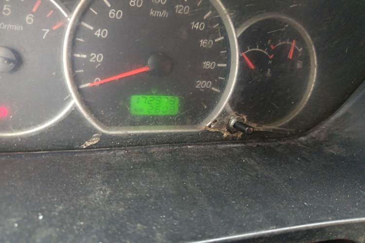 Used Wuling Hongguang 2015 1.2L S Base Model China V Standard Odometer Close Up