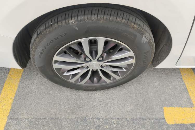 Used Buick GL8 2022 ES Landtrek 653T Comfort Edition