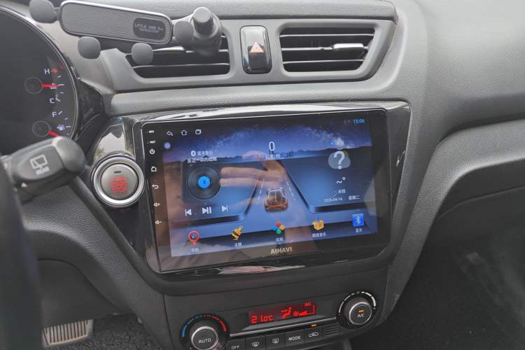 Used Kia K2 2015 Hatchback 1.6L AT Premium Audio And AC Panel