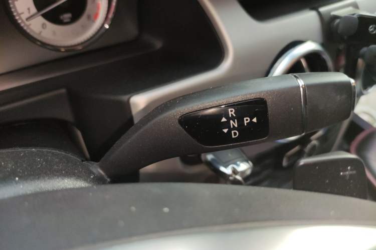 Used Mercedes-Benz GLK-Class 2015 GLK 260 4MATIC Dynamic Edition Ultimate Version Gear Lever