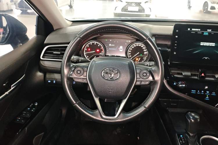 Used Toyota Camry 2023 2.0G Luxury Edition