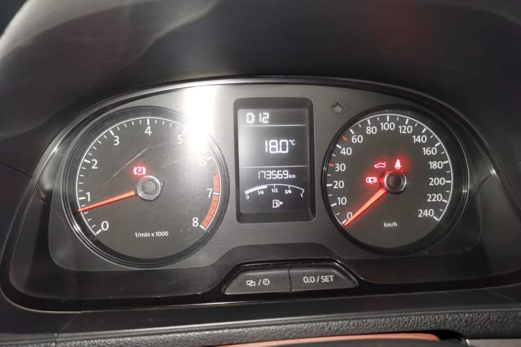 Used Volkswagen Lavida 2013 Revised Classic 1.6L Manual Fashion Edition
