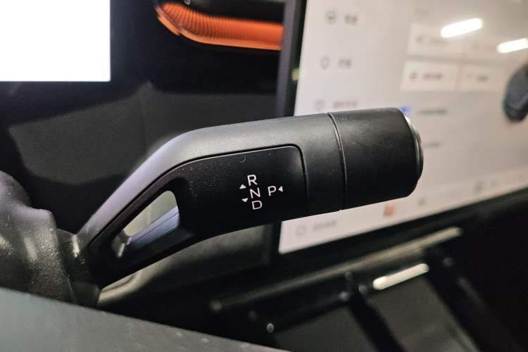 Used Lynk & Co 08 EM-P 2025 245km Ultra-Long Range Halo Gear Lever