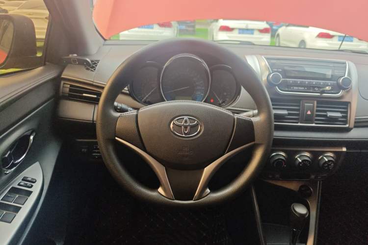 Used Toyota YARiS L Zhi Xuan 2015 1.5E Automatic Charm Edition Steering Wheel