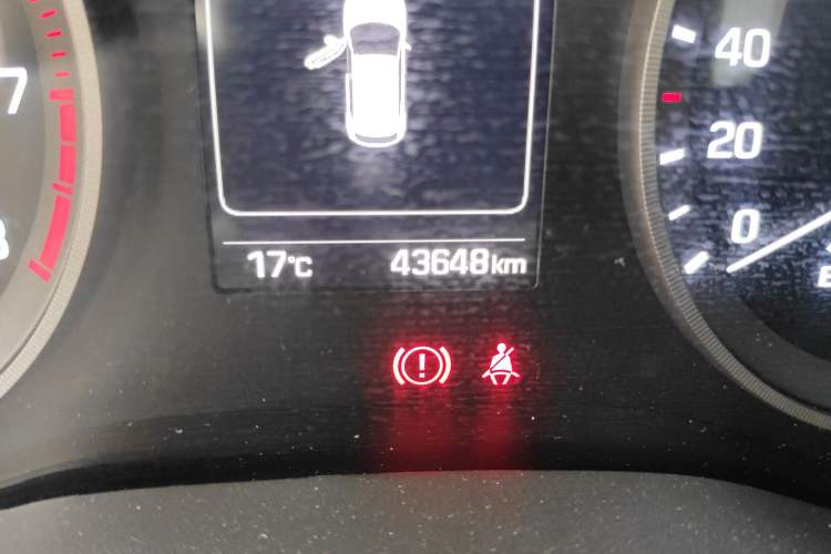 Used Hyundai Tucson 2018 1.6T Dual-Clutch Two-Wheel Drive 15th Anniversary Special Edition Odometer Close Up