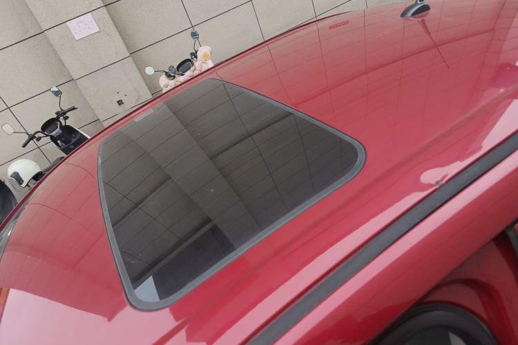 Used Chevrolet Aveo Sonic 2014 Sedan 1.4SL AT Stylish Sunroof Edition