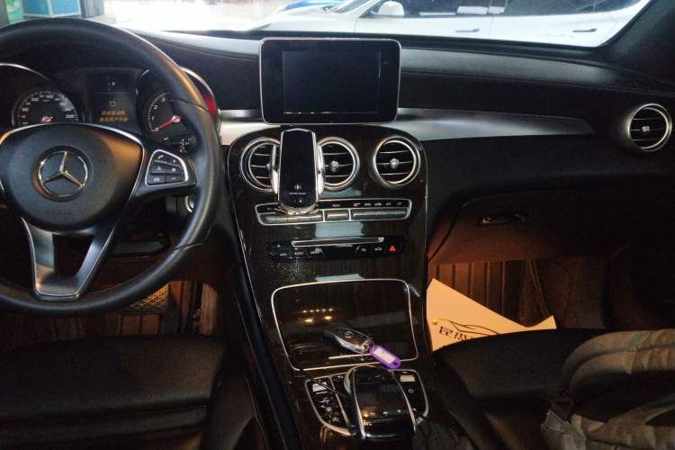 Used Mercedes-Benz GLC 2017 GLC 260 4MATIC Luxury Model
