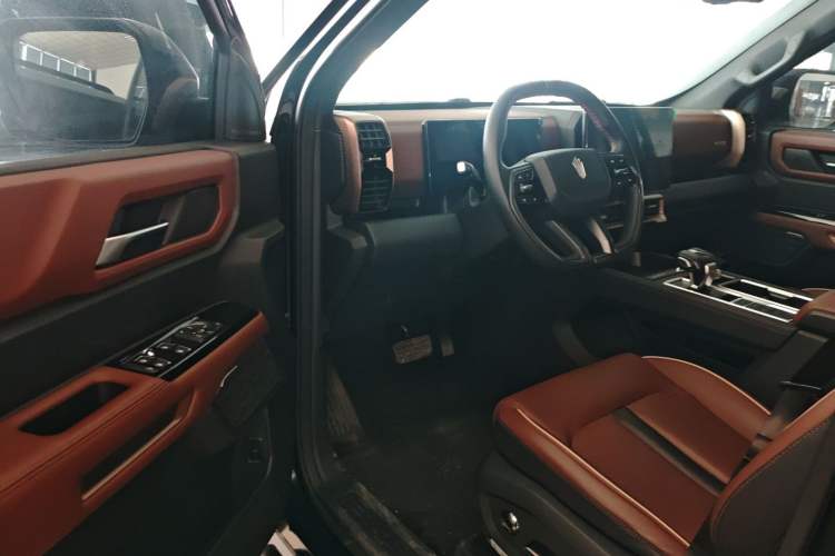 Used JMC DaDao 2023 Fly King 2.3T Gasoline Automatic 4x4 Extreme Edition