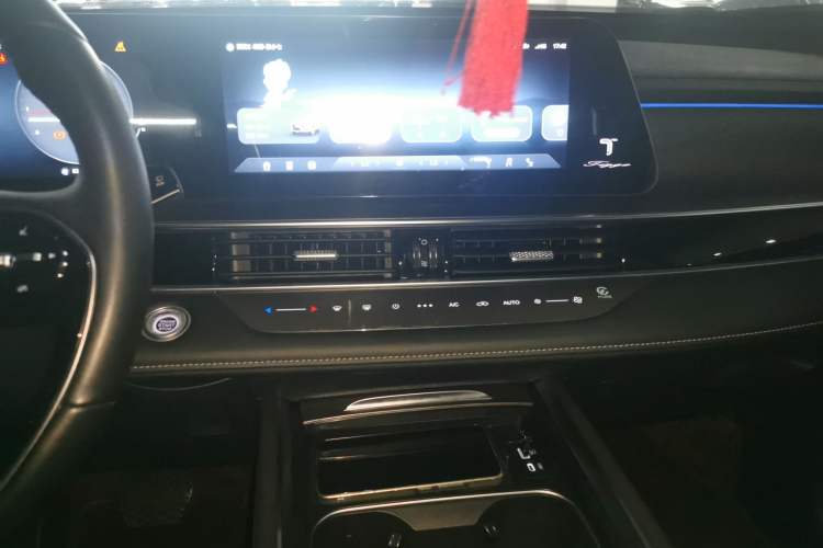 Used Chery Tiggo 8 PRO 2024 Champion Edition 290T Two-Wheel Drive Shining Version 5 Seats
